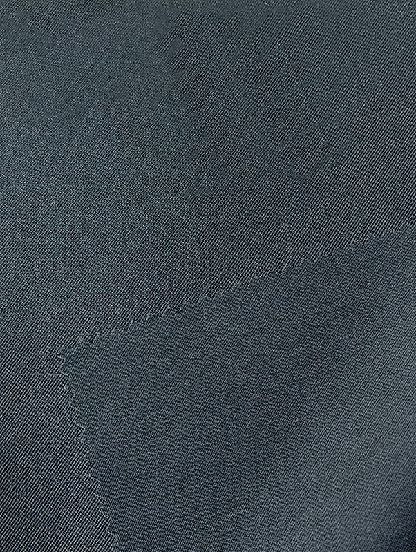 TR SUITING AH-62722 72%T+28%R Prevyšuje ostatné prírodné a syntetické vlákna